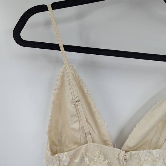 NWT LULU'S Flourishing Embroidered Lace Fit & Flare Midi Dress - Picture 9 of 10